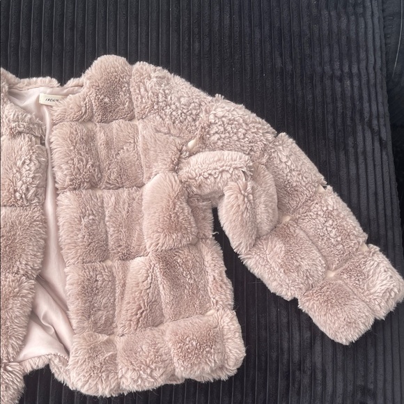 Cozy women’s Faux Fur Jacket - Cream - Picture 3 of 6